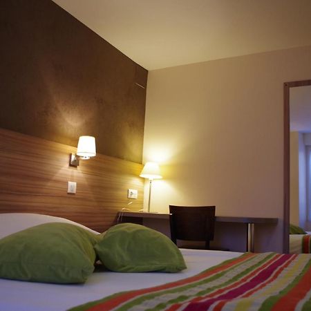 Logis Hotel Le Chene Vert 萨韦奈 外观 照片
