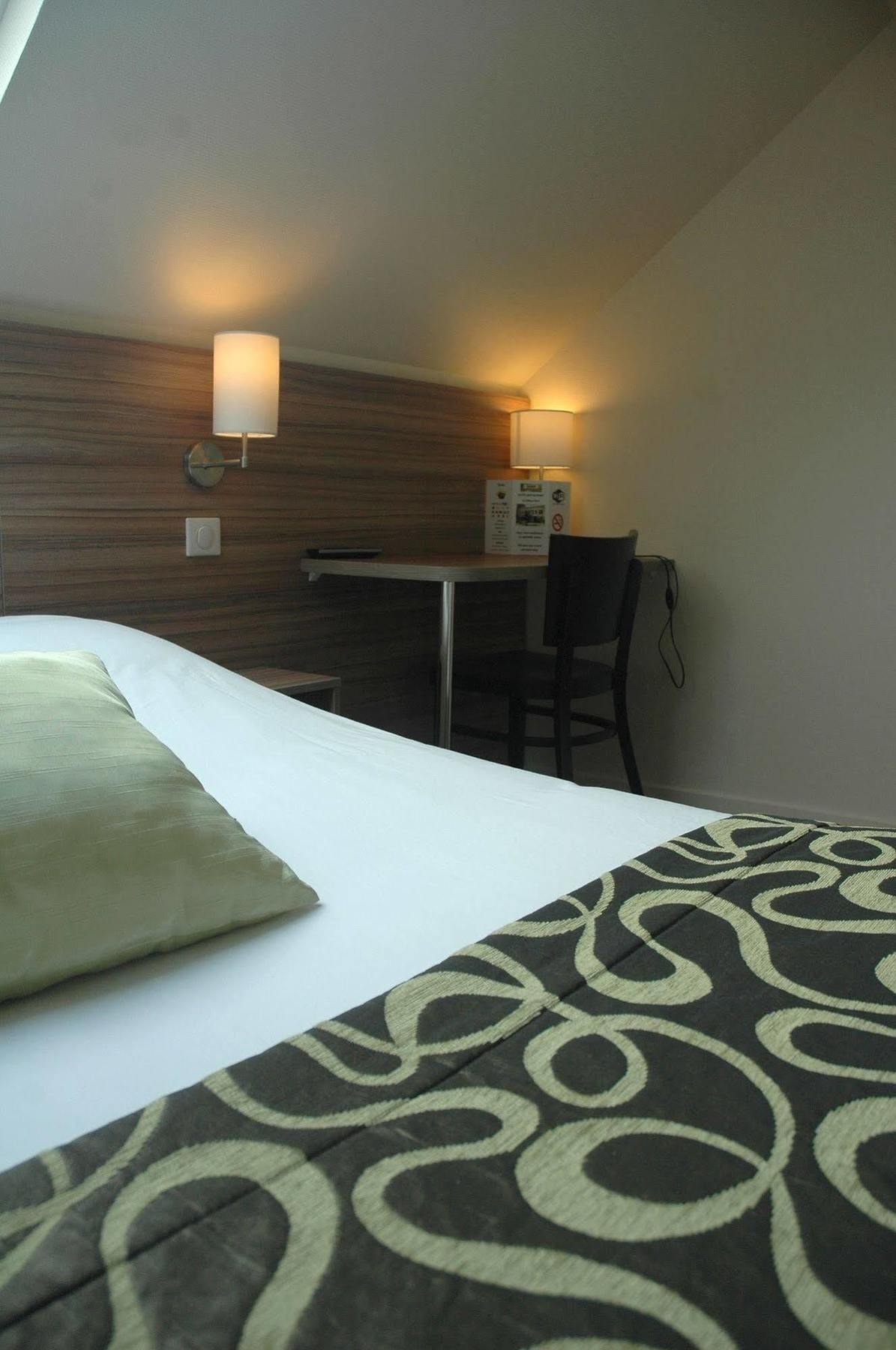 Logis Hotel Le Chene Vert 萨韦奈 外观 照片